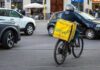 Rider sfruttati, procura Milano dispone controllo giudiziario per Glovo Foodinho
