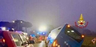Scontro tra auto, tir e bus nell’Aretino: 5 feriti sulla Sp 327