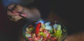 Anche la dieta mediterranea evolve, più efficace se segue l’orologio biologico: i consigli