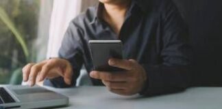 Boom prezzi petrolio e bollette, Ue ‘raccomanda’ smart working