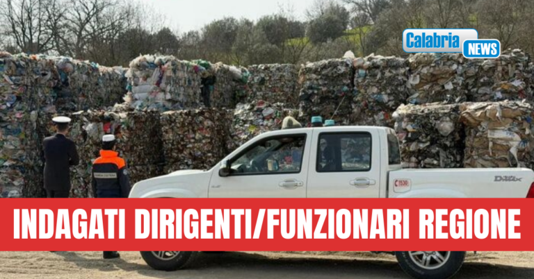 Traffico di rifiuti speciali con la Grecia, interdetto imprenditore e sigilli a ditta nel Cosentino