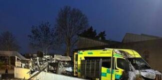 Londra, date alle fiamme ambulanze di organizzazione ebraica. Starmer: “Sconvolgente incendio a sfondo antisemita”