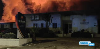 Palmi: per l’incendio del “Sunset Beach Club” arrestati due 47enni, uno è pluripregiudicato
