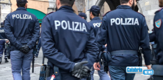 Polizia scopre arsenale clandestino e cocaina a Gioiosa Ionica: arrestato 48enne di Siderno