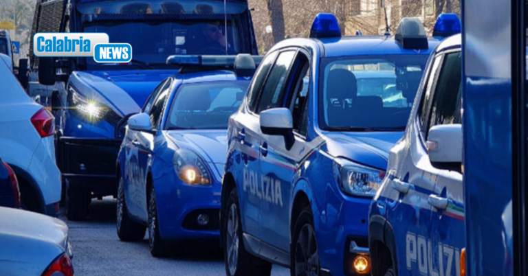 VIDEO-Crotone, 100 poliziotti in azione per blitz contro lo spaccio: 10 arresti, 22 gli indagati