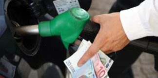 Prezzi carburanti ancora in calo, scendono costi benzina e diesel