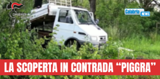 VIDEO-Taurianova, burrone trasformato in discarica abusiva: 15 indagati e mezzi sequestrati