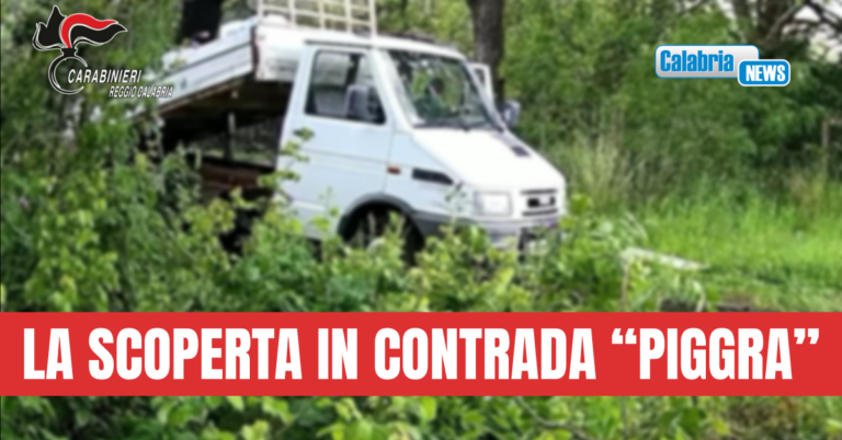VIDEO-Taurianova, burrone trasformato in discarica abusiva: 15 indagati e mezzi sequestrati