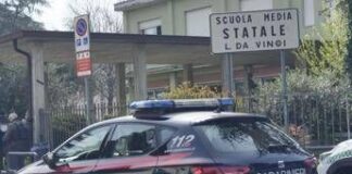 Trescore Balneario, professoressa accoltellata da 13enne: l’aggressione in diretta social e con la maglia ‘vendetta’