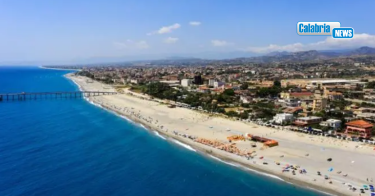 Pienamente balneabile il 97% delle acque monitorate da Arpacal nel 2025