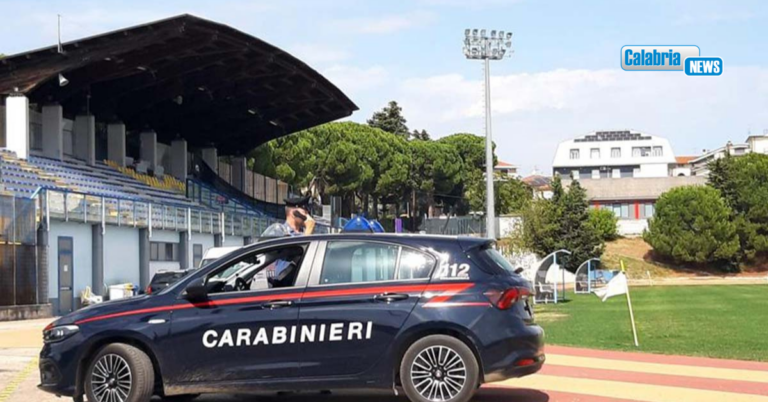 Melicucco, tifoso sottoposto a Daspo ma è lo stesso in tribuna: arrestato durante la partita