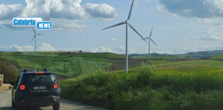 Carabinieri sequestrano una discarica abusiva all’interno di un parco eolico a Cirò