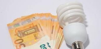 Decreto Bollette è legge, come funziona e a chi spetta il nuovo bonus di 115 euro