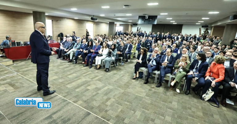 Farmacia dei servizi, il decennio della svolta. Partecipato convegno di Federfarma Catanzaro