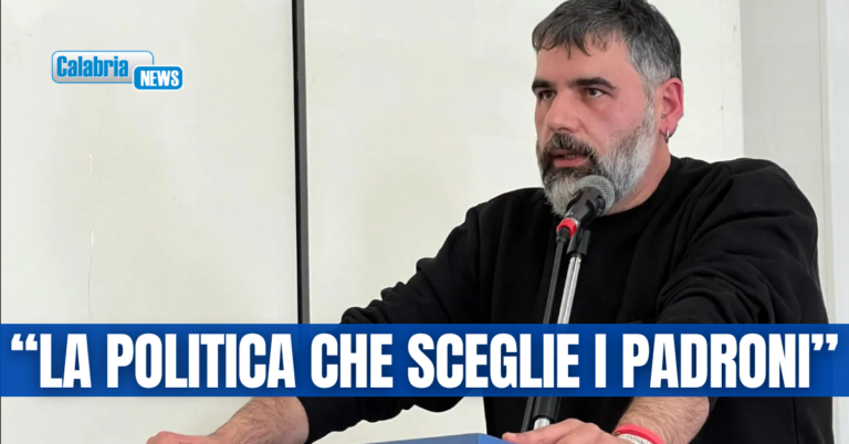 Occhiuto e Ferro sul palco di Federfarma a Lamezia mentre i farmacisti scioperano