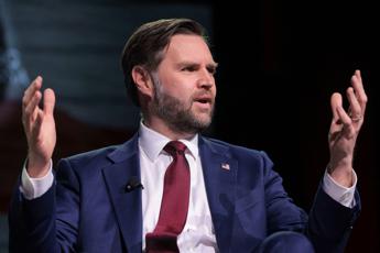 Iran-Usa, Vance: “Due mesi per negoziati iniziano oggi”. Il messaggio a Israele: “Trump unico alleato”