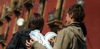 Pesce d’aprile, origini e storia del giorno degli scherzi