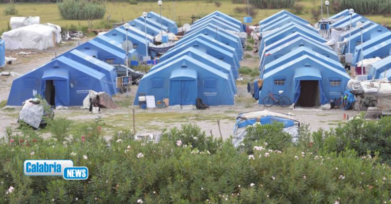 Smantellamento tendopoli San Ferdinando, Emergency “non è la soluzione, rischio ghettizzazione”