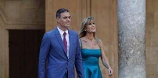 Spagna, chiesto il rinvio a giudizio per la moglie di Sanchez