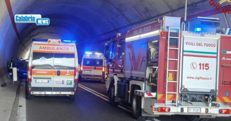 Violento impatto fra autovetture nella galleria “Fiego” sulla SS107: due morti e un ferito