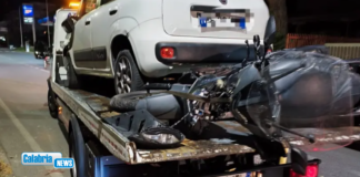Violento impatto tra auto e moto nella Locride: morto ragazzo minorenne, un altro giovane è grave