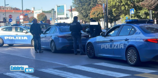 Piazza di spaccio attiva 24 ore su 24 a Reggio: arrestate 32 persone, riforniti 300 clienti al giorno