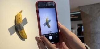 La banana di Cattelan sparisce ancora, rubata dal museo Pompidou-Metz in Francia