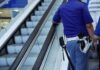 Milano, rissa tra 10 persone in stazione Certosa: 23enne accoltellato muore nella notte