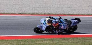 MotoGp Barcellona, incidente Marquez e doppia bandiera rossa nel Gran Premio di Catalogna: cos’è successo