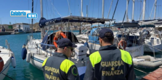 Crotone, GdiF scopre 6 imbarcazioni con bandiera estera “fantasma” per il fisco italiano