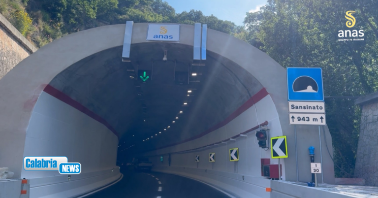 VIDEO-Catanzaro, ha riaperto al traffico la galleria “Sansinato” sulla SS 280 “Dei Due Mari”