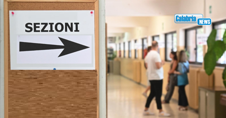 Si vota in 77 Comuni della Regione, mezzo milione di calabresi alle urne. Lo spoglio dalle 15 di lunedì
