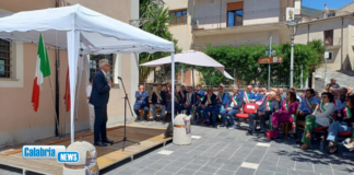 ‘Siamo tutti Tocci’, sindaci del Cosentino in piazza dopo la condanna del primo cittadino di Civita