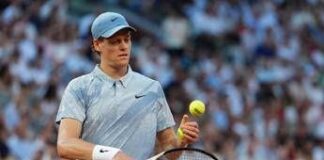Sinner, il nuovo kit al Roland Garros non convince: “Sembra Cenerentolo”