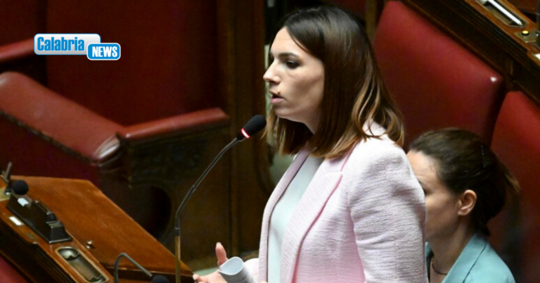 Trasporti, Baldino (M5S): “Busitalia investe 44 milioni ma alla Calabria lascia tagli, coincidenze e isolamento”