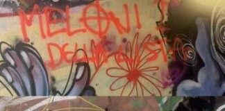 A Firenze scritte choc con minacce a Meloni: “Sei la prima della lista”