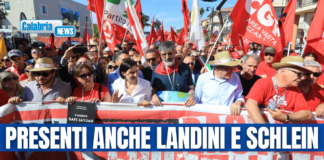 FOTO-Strage di Amendolara, in migliaia alla manifestazione nazionale: “Basta morti e clandestinità”
