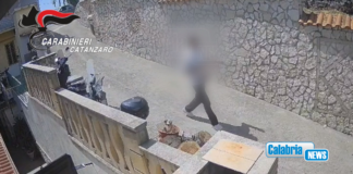 VIDEO-I Carabinieri di Catanzaro in poche ore sventano due truffe a soggetti vulnerabili