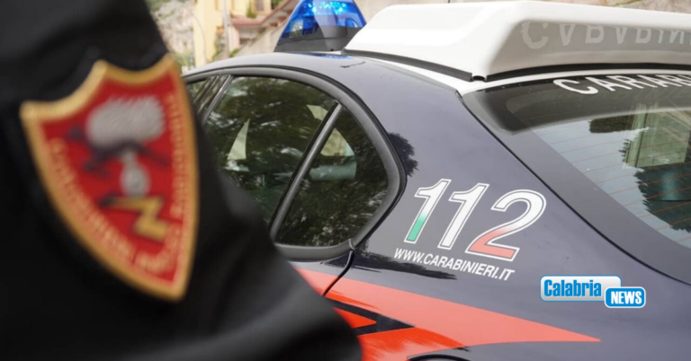 Minaccia la moglie e il suocero con un coltello: Carabinieri arrestano 48enne in flagranza nel Crotonese