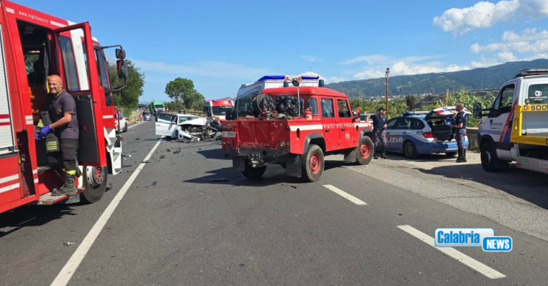 Nuovo grave incidente stradale sulla SS106 a Corigliano Rossano: un morto e un ferito