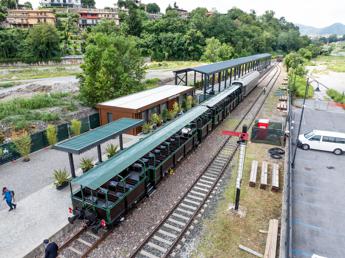 Fondazione FS, debuttano in Italia le nuove carrozze panoramiche per il turismo ferroviario