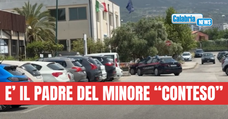 Lamezia, 32enne arrestato per la rissa tra famiglie rom negli uffici dei servizi sociali del Comune