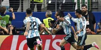 Messi segna, Schmeichel critica l’arbitro: “Gol andava annullato”