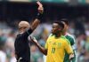 Messico-Sudafrica, piovono rossi: tre espulsi, caos ai Mondiali