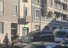 Milano, uomo trovato morto in un appartamento: ferite alla testa, ipotesi omicidio