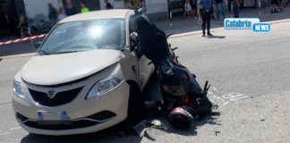 Violento impatto auto-moto a Nocera Terinese Marina: morto 47enne, contusa giovane donna incinta