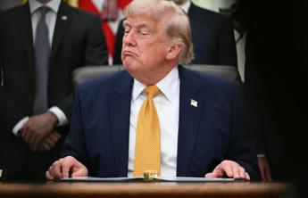 Trump, via libera dalla Corte Suprema: Usa possono respingere migranti prima dell’ingresso