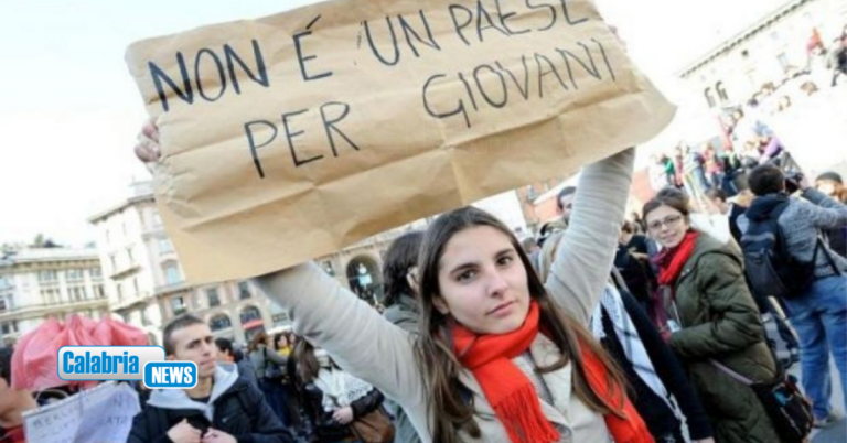 Sole24ore, esodo di giovani dal Sud: in sei anni 313mila under35 in meno, male la Calabria