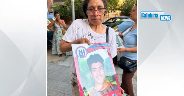 25enne morto a Cosenza, madre ‘lo hanno lasciato saltare nel vuoto’. Presentata denuncia alla Procura