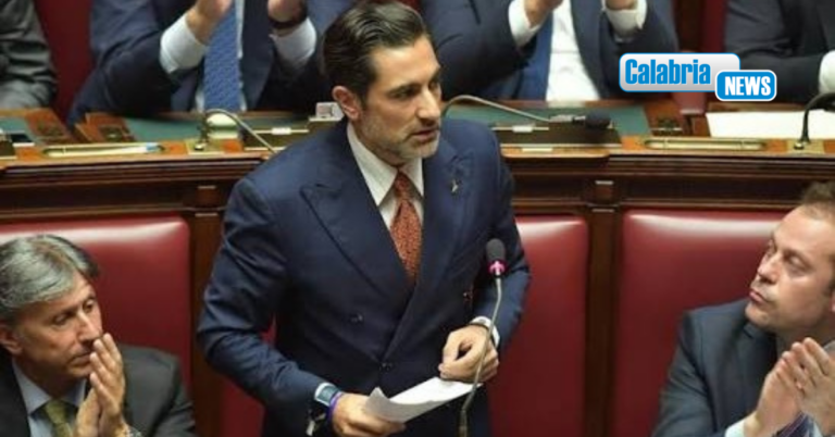Caos alla Camera, l’opposizione accusa il calabrese Furgiuele di aver evocato “Hitler”